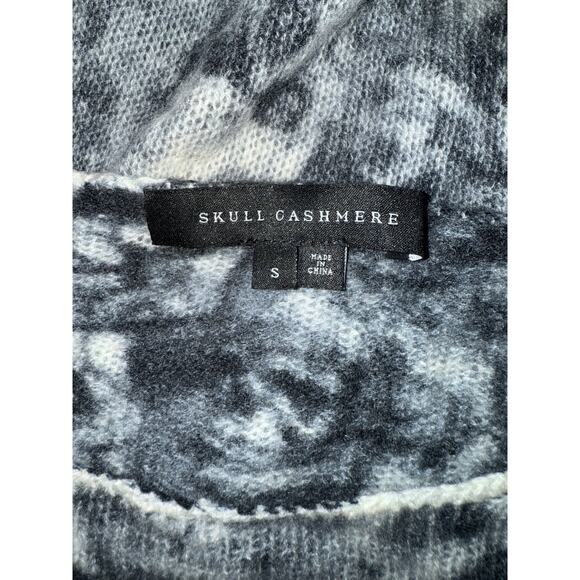 SKULL CASHMERE Women’s 100% Cashmere Skull Graphic Sweater Gray Small Goth Emo - Picture 5 of 6